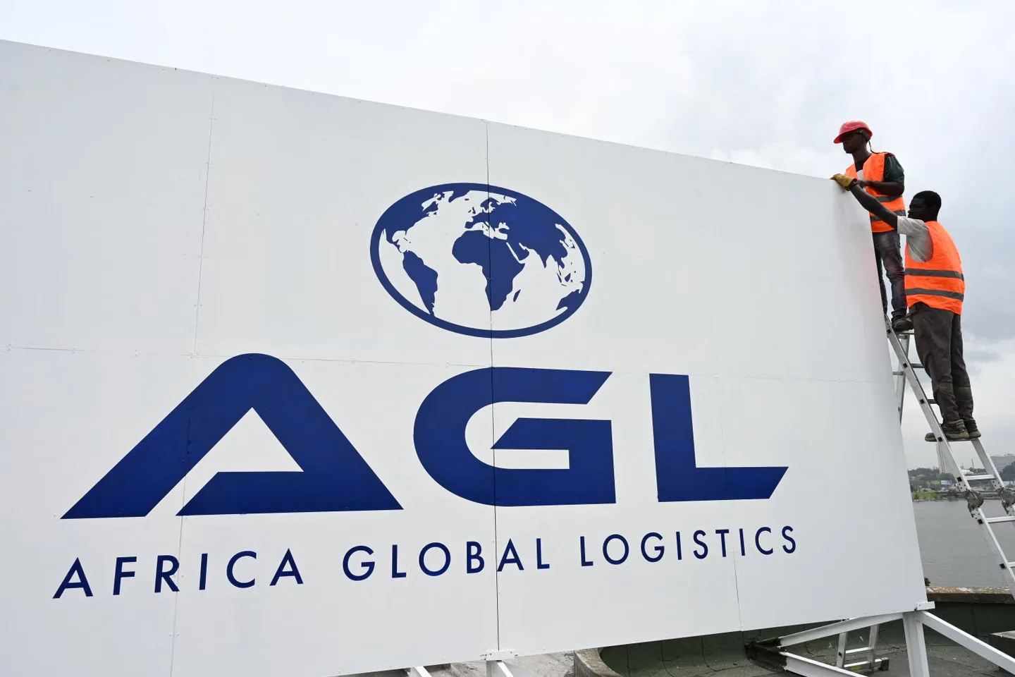 La signalétique d’Africa Global Logistics, à Abidjan (Côte d’Ivoire), le 15 avril 2023.