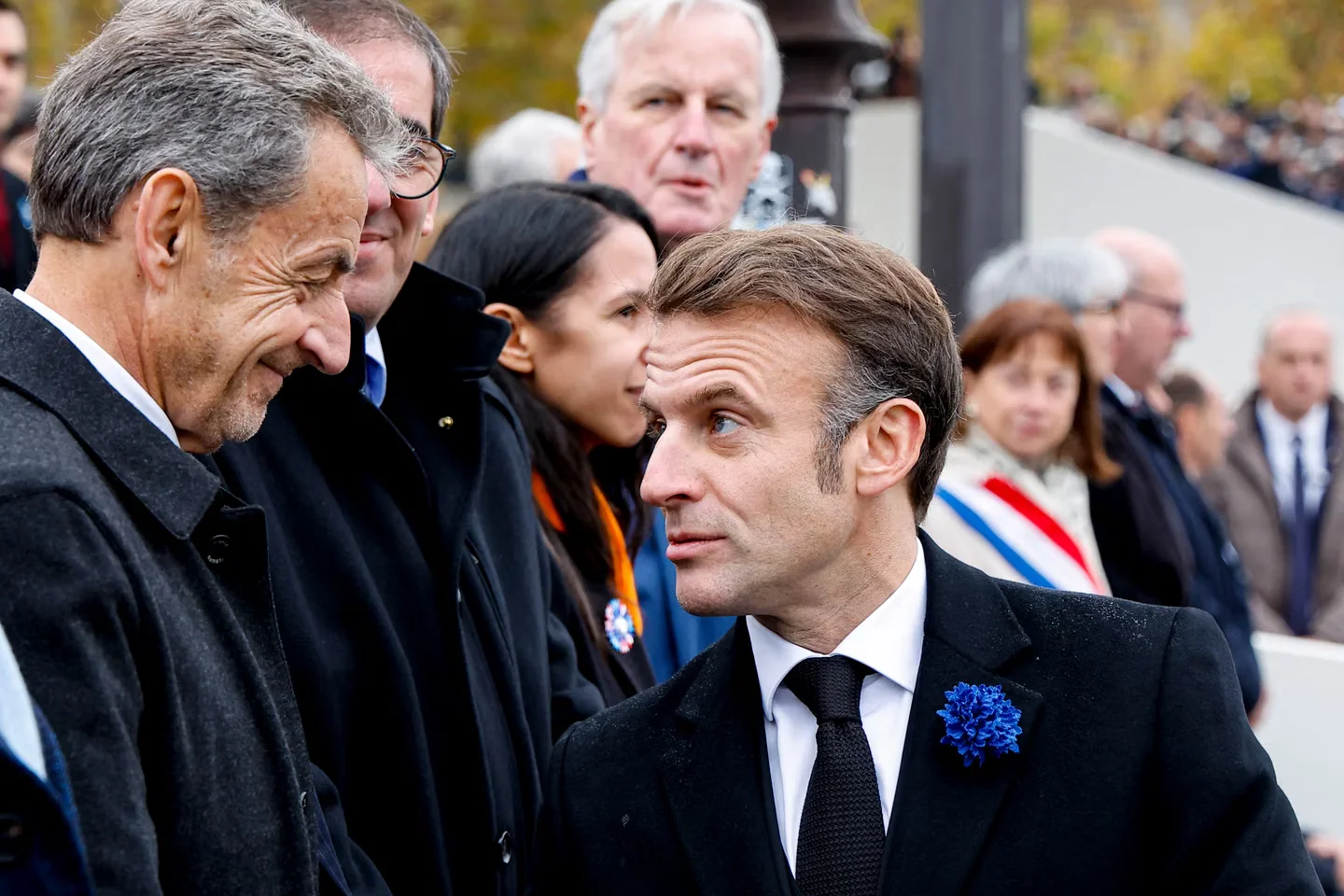 Nicolas Sarkozy et Emmanuel Macron, lors d’une commémoration marquant le 106ᵉ anniversaire de l’armistice, à Paris, le 11 novembre 2024.